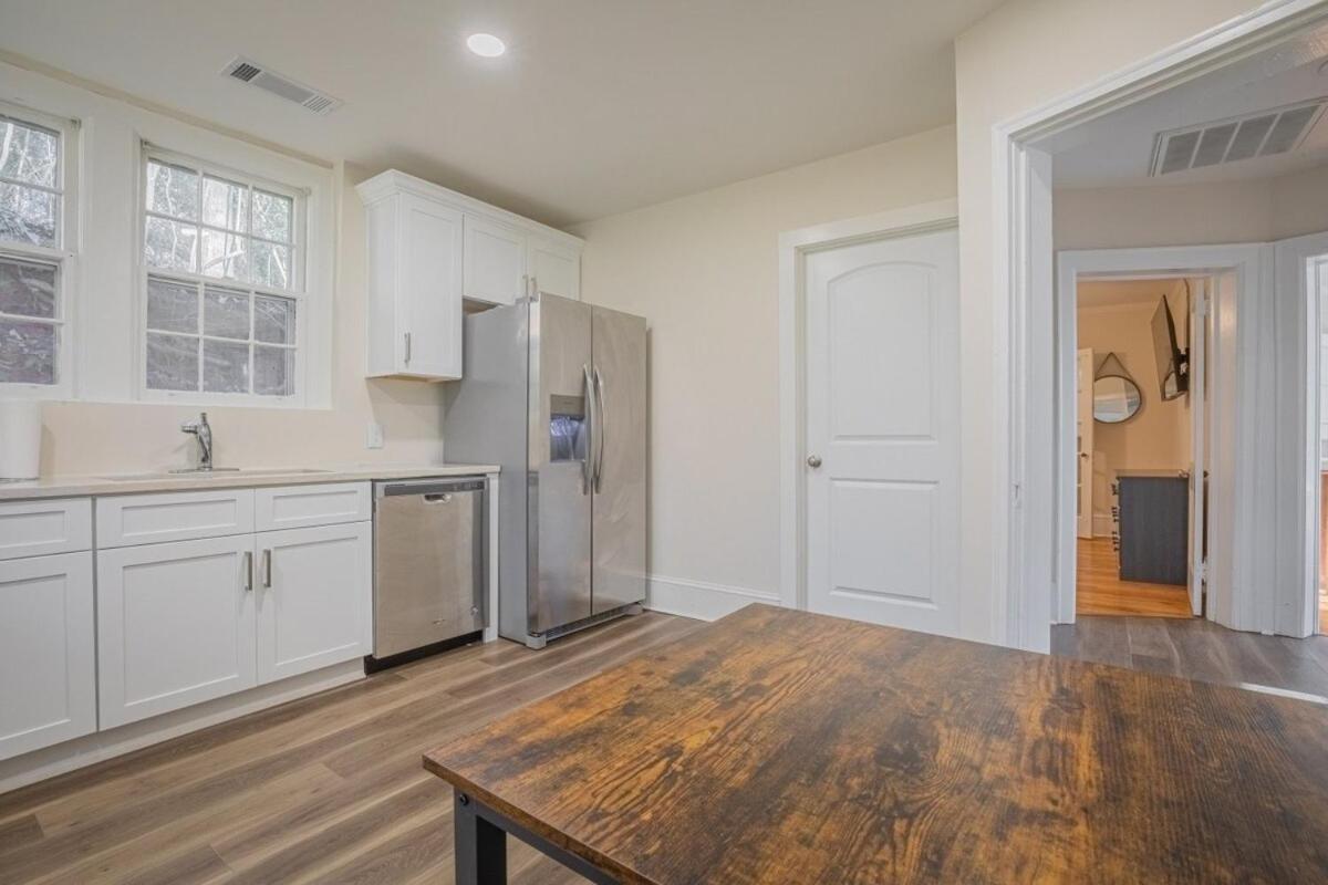 Classic City Apartment With Firepit アセンズ エクステリア 写真