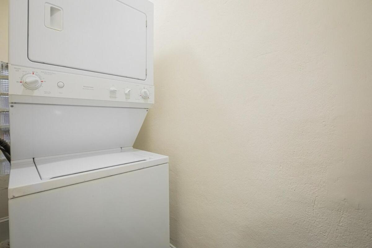 Classic City Apartment With Firepit アセンズ エクステリア 写真