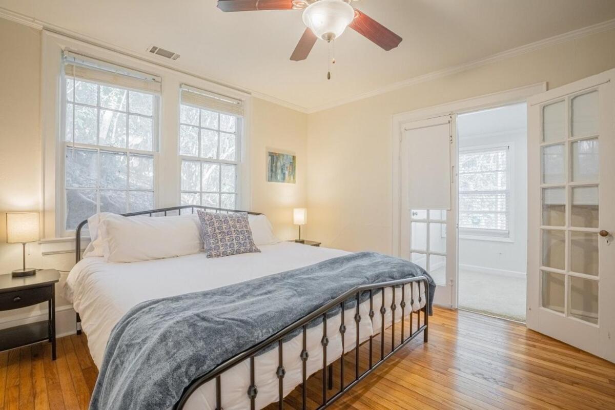 Classic City Apartment With Firepit アセンズ エクステリア 写真