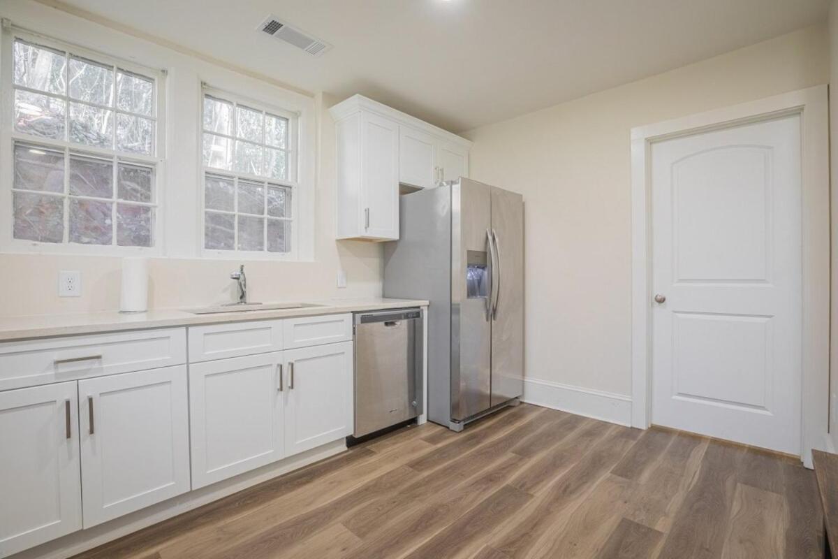 Classic City Apartment With Firepit アセンズ エクステリア 写真