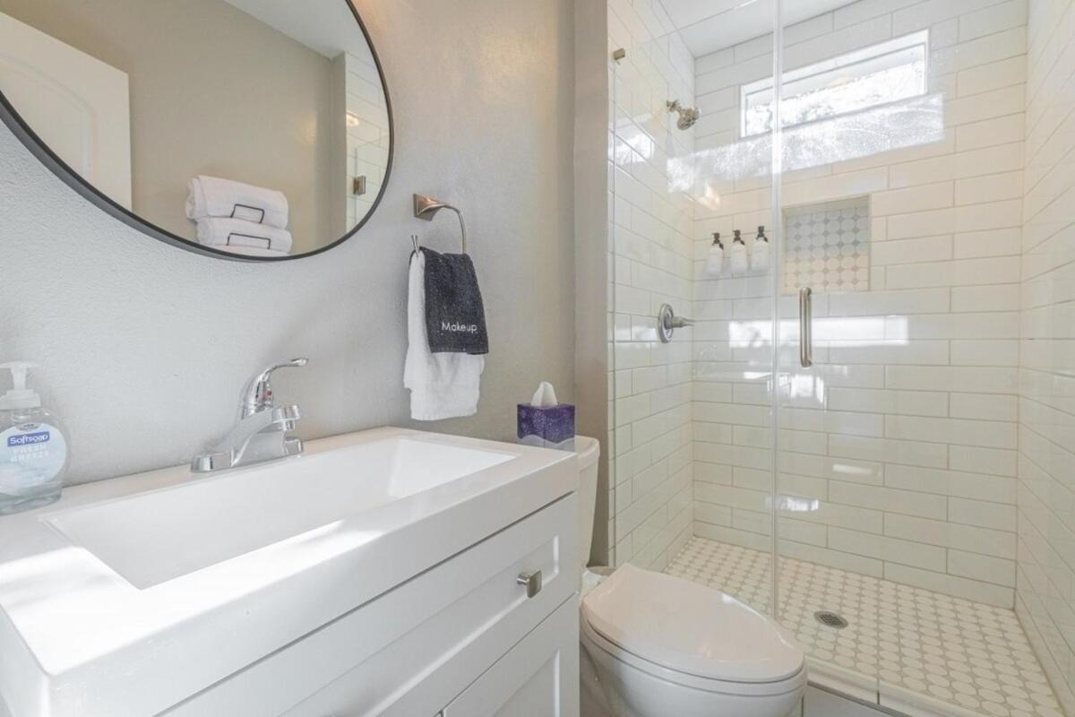 Classic City Apartment With Firepit アセンズ エクステリア 写真